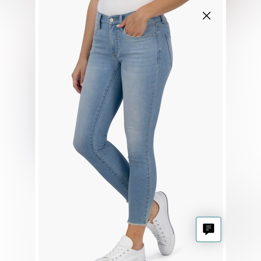 Lucky Brand Ava Mid Rise skinny Jeans (Maja Fray). Size 8/29 A